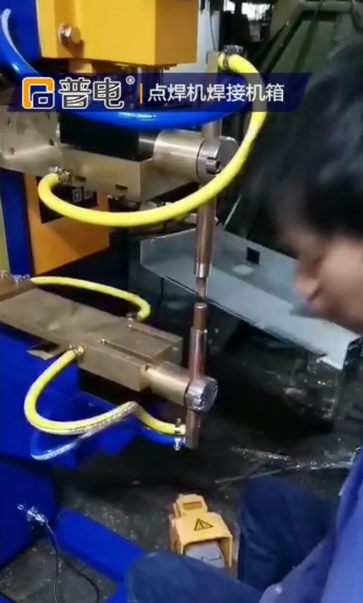 Spot welding machine welding cabinet