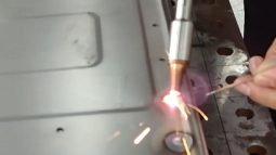 Pdkj handheld laser welder Applied to the automotive industry Welding iron batte