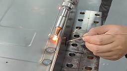 Pdkj handheld laser welder Applied to the automotive industry Welding Iron Batte