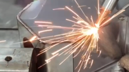 Pdkj handheld laser welding machineApplied to the metal industry - welding Stain