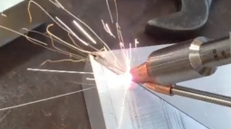 PDKJ handheld laser welder Applied to the sheet metal industry Cross welded 1-3m