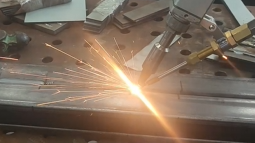 PDKJ handheld laser welding machine welding 2mm carbon steel