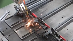 PDKJ Robot laser welding machine welding stainless steel workpieces