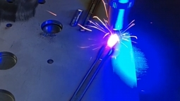 Automated laser welding of 1.2mm aluminum sheet metal #laserweldingmachine#robot